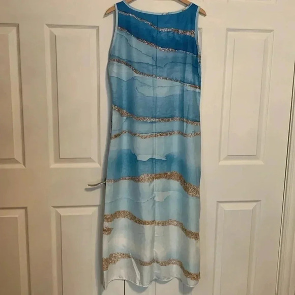 Chic Blue Patterned Maxi Dress - Picture 4 of 9